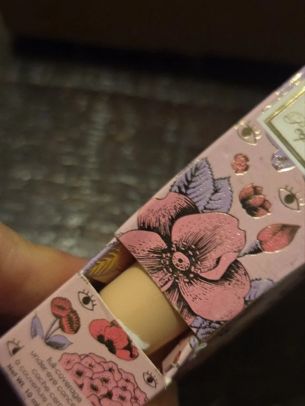 WINKY LUX Pink Floral Full-Coverage Under-Eye Concealer Light